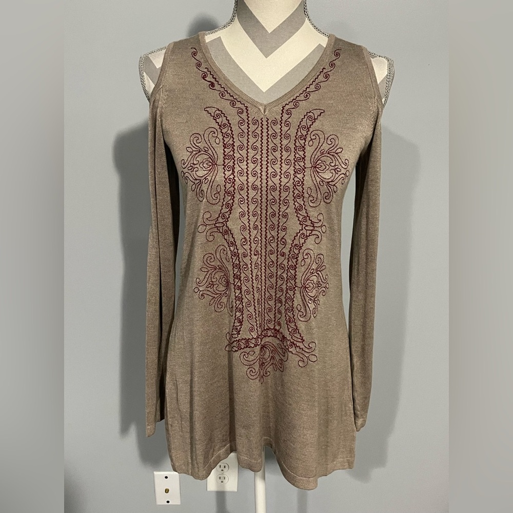 Brown‎ Long Sleeve Top with Red Embroidery
